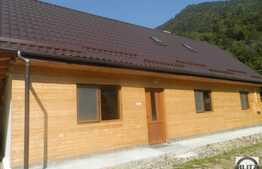 Casa de vacanta cu 4 camere, 156 mp, 550 mp teren, zona Somesul Rece!