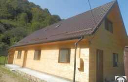 Casa de vacanta cu 4 camere, 156 mp, 550 mp teren, zona Somesul Rece!