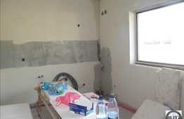 Duplex de vanzare, semifinisat! 5 camere! 120 mp! 249 mp de teren! Zona de case!