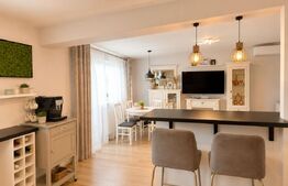 Apartament de vânzare cu 3 camere, 73 mp, parcăre, 2 bai, boxa, zona Sanicoara