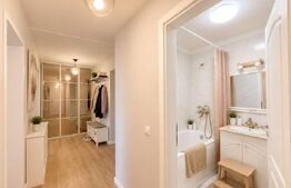Apartament de vânzare cu 3 camere, 73 mp, parcăre, 2 bai, boxa, zona Sanicoara