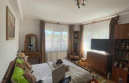 Se vinde Apartament cu doua garaje la casa - in EXCLUSIVITATE