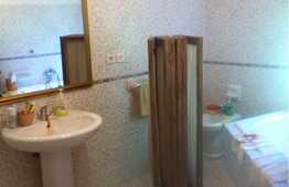 Vanzare casa cu 4 camere, 320 mp! Teren de 1800 mp! Zona Somesul Rece!