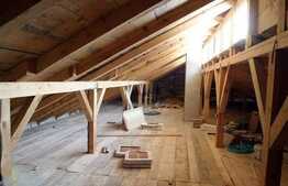 Vanzare casa cu 4 camere, 320 mp! Teren de 1800 mp! Zona Somesul Rece!