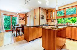 Casă / Vilă cu 6 camere de închiriat, tip estate, 0% comision