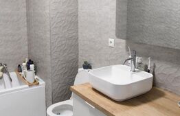 Apartament de vanzare, 67 mp, semidecomandat, parcare, zona Eroilor