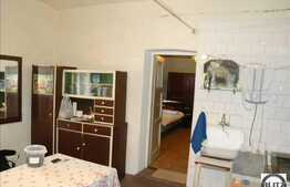 Apartament 1 camera situat in imobil tip casa, curte comuna