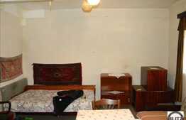 Apartament 1 camera situat in imobil tip casa, curte comuna