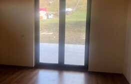 Casa individuala, 4 camere, 170 mp, teren de 1300 mp! Zona de case!