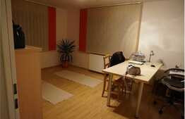 Casa individuala, 4 camere, 180 mp, teren de 1000 mp! Zona de case!