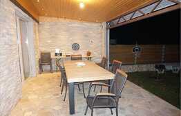 Casa individuala, 4 camere, 180 mp, teren de 1000 mp! Zona de case!