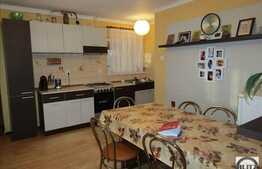 Casa individuala cu 4 camere, 100 mp, teren de 550 mp! Zona de case!