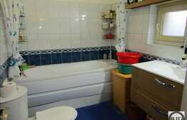 Casa individuala cu 4 camere, 100 mp, teren de 550 mp! Zona de case!