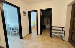 Apartament cu 2 camere, mobilat modern, cu terasă și parcare