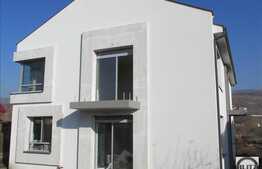 Vanzare duplex, 105 mp utili, 300 mp teren, zona rezidentiala de case si vile