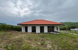 Casă pe un nivel, 150 mp, teren 1112 mp, zona Apahida - Cluj