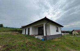 Casă pe un nivel, 150 mp, teren 1112 mp, zona Apahida - Cluj