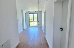 Apartament de tip studio, 40 mp, garaj, Eroilor