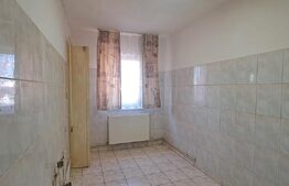 Apartament 2 camere, etaj 4, zona centrală, Făgăraș – nemobilat, de renovat