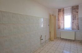 Apartament 2 camere, etaj 4, zona centrală, Făgăraș – nemobilat, de renovat