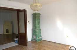 Vanzare casa, 300 mp, 2400 teren, front 13,5 ml, zona linistita