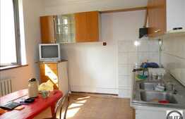 Vanzare casa, 300 mp, 2400 teren, front 13,5 ml, zona linistita