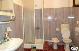 Vanzare casa, 300 mp, 2400 teren, front 13,5 ml, zona linistita