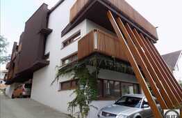 Casa deosebita de vanzare, 222 mp, terase, parcari, zona Hasdeu!