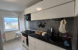 Apartament cu 2 camere, 2 parcari, curte+foisor