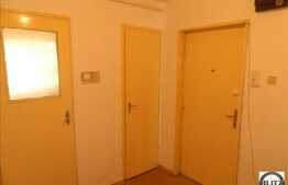 3 camere de vanzare 70 mp utili, etaj intermediar. Boxa la subsol inclusa!