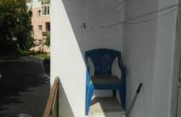 3 camere de vanzare 70 mp utili, etaj intermediar. Boxa la subsol inclusa!