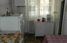 3 camere de vanzare 70 mp utili, etaj intermediar. Boxa la subsol inclusa!