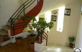 Casa, 720 mp pentru pensiune sau sediu de firma!