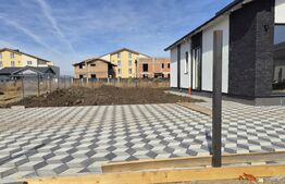 Casa cu toate utilitatiile, 4 camere, 2 bai, 470 m teren - Intabulata 