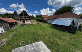 Casă tradițională, teren 2.043 mp zona Aghiresu