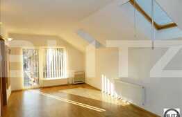 Casa cu 10 camere, suprafata utila este de  380 mp + teren 400 mp utili