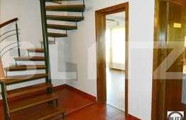 Casa cu 10 camere, suprafata utila este de  380 mp + teren 400 mp utili