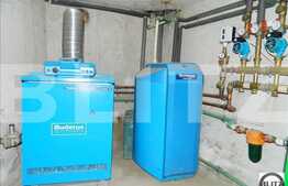 Casa cu 10 camere, suprafata utila este de  380 mp + teren 400 mp utili