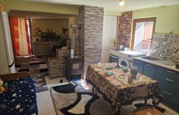 Casa locuibila 74 mp ,cu gradina de 1000mp, Cara