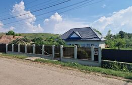  Casa ,3 camere,  gradina 1000 mp, Camarasu