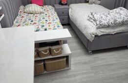 Apartament cu 3 camere, decomandat, semicentral, parcare, in zona Paris