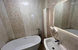 Apartament cu 3 camere, semicentral, parcare subterana, in zona Paris
