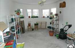 Casa individuala, 327 mp utili cu 600 teren, gradina cu pomi fructiferi!