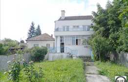 Vanzare casa 350 mp utili, teren 600 mp, front 12.5 ml, zona accesibila, A.C.!