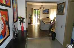 Vanzare casa cu 4 apartamente, 610 mp utili, teren 398 mp, recent renovata