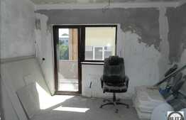 Vanzare casa cu 4 apartamente, 610 mp utili, teren 398 mp, recent renovata