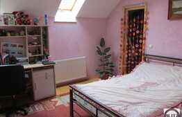 Casa de vanzare, 330 mp, cu teren de 330 mp si front la strada de 13 ml, Zorilor