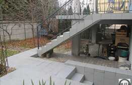 Casa de vanzare, 330 mp, cu teren de 330 mp si front la strada de 13 ml, Zorilor