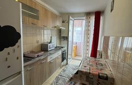Apartament o cameră, decomandat, zona Porii