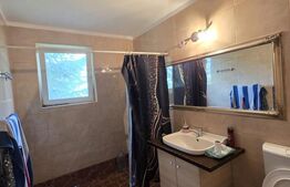 Apartament decomandat cu terasă și parcare, 2 camere, zona de case, Florilor!